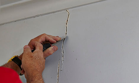 Visit to revive your room with cracked walls